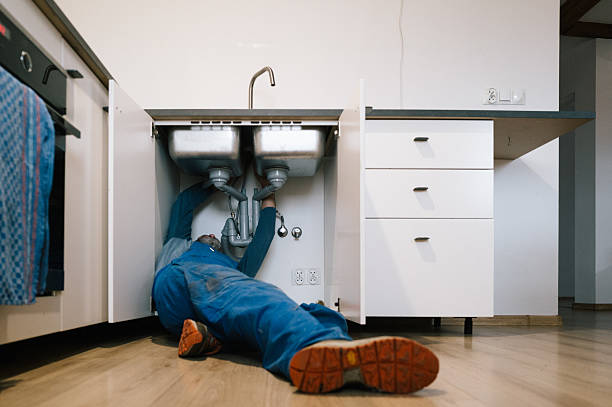Professional Leak Detection technician working in Collinsville, CT